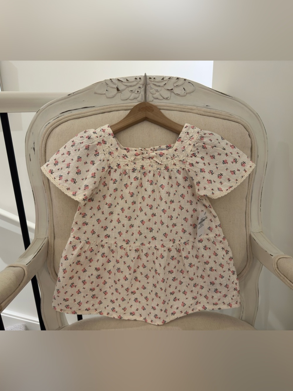 🤍 18~24 Mth Old Navy Cream Boho Ruffle Baby Dress with Pink Floral Print NWT